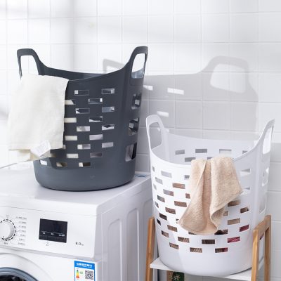 grey plastic round plastic basket with handle (1)